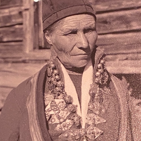 Meet your Posher, Simone - Picture 2 of 2